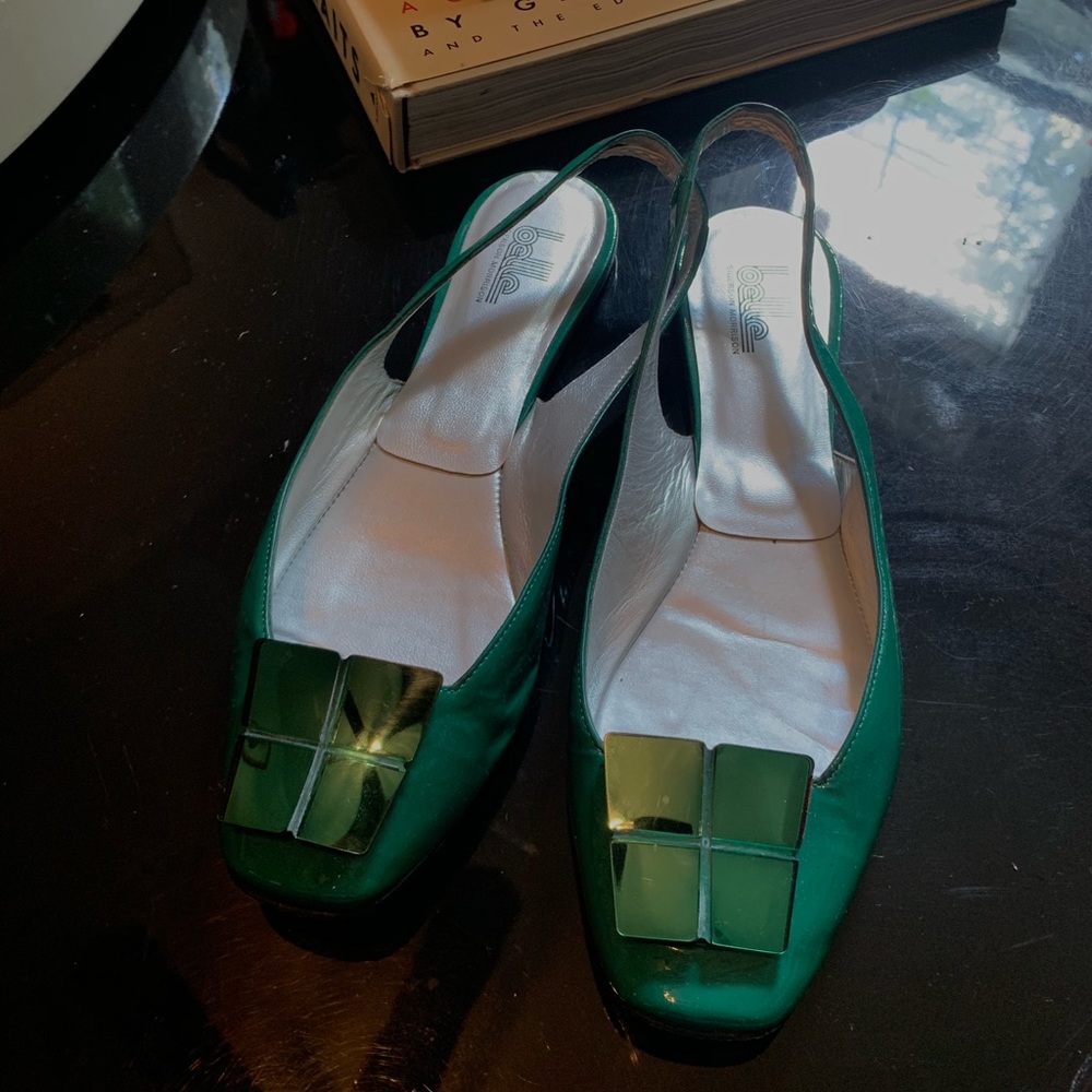 Emerald green flats for any occasion